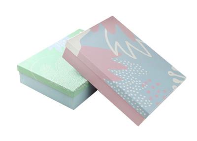 China La aduana biodegradable imprimió el material CMYK del papel de arte de las cajas de regalo/el color de Pantone en venta