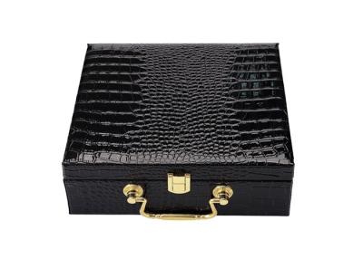 China Forma de empacotamento de Cutsomzied das caixas do presente luxuoso do couro do plutônio com punho portátil à venda