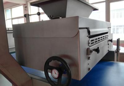 China Equipo comercial de la fabricación de pan para la diversa producción del cruasán de la forma con el mecanismo que arrolla en venta