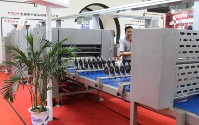 Chine la machine automatique de pain de largeur de 800mm, machine de fabricant de pain pita pour la pâte dactylographie le pain à vendre