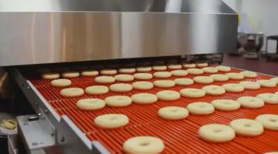 Chine Chaîne de production élevée de beignet d'automation avec la solution de recouvrement de la pâte industrielle à vendre