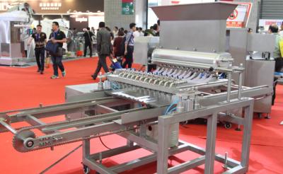 Chine La structure robuste de machine de déposant de biscuits de rendement élevé facile fonctionnent avec 12 becs à vendre