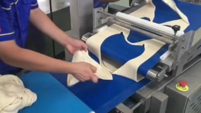China Industrielle gefrorene Pizza-Herstellungs-Ausrüstungs-minimale Teig-Stärke 2,5 Millimeter für gefrorenen Pizzaboden zu verkaufen