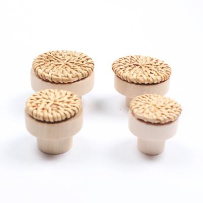 Chine Tractions en bois rondes de boutons de tiroir pour les boutons tissés par meubles de Cabinet à vendre