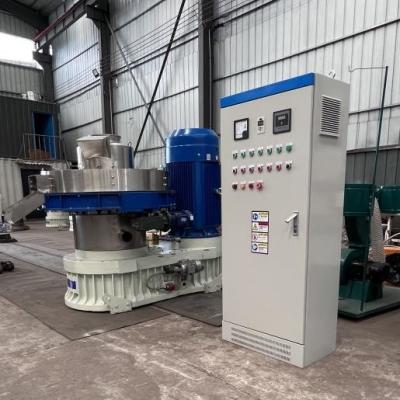 Chine 2000 kg/h Machine à pellets de bois à base de biomasse Ring Die Machine de production de pellets de bois à vendre