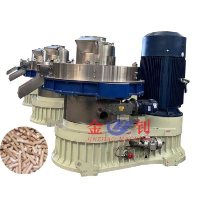 China 2000-2500kg/h Output Biomass Pellet Machine With Air Cooled Radiator To Cool Down Gear Oil à venda