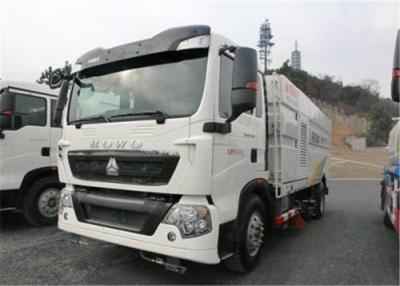 China HOWO LHD 4000 L Dustbin Street Sweeper Truck , Road Cleaning Truck Wet Type / Dry Type for sale