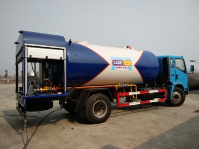 China HOWO 4X2 12000 Liters LPG Gas Truck , 12cbm 6 Tons Bobtail Propane Truck for sale