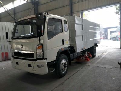 China High Efficient Street Cleaner Truck , 4x2 Dust Collecting Road Sweeping Machine for sale