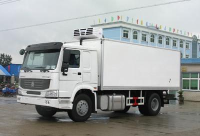 中国 SINOTRUK Howoは5トンの箱のトラック4x2を容易なアセンブリ汚染の非冷やしました 販売のため