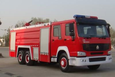 China Wasser-und Schaum-Löschfahrzeug-LKW, HOWO 290 Pferdestärken-schwerer Rettungs-Löschfahrzeug-Wasser-Behälter zu verkaufen