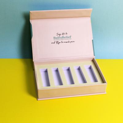 Κίνα Custom Empty Magnetic Gift Pack Boxes With Colorful Printing And White Foam Insert προς πώληση