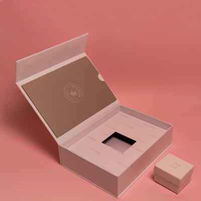 China Sturdy White Jewelry Shipping Box 2mm Compressed Cardboard for sale