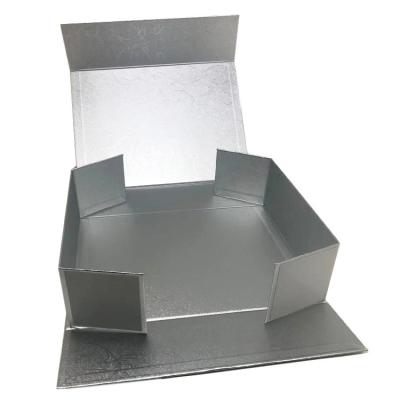 China Caixa negra de prata dourada luxuosa de dobramento magnética personalizada da caixa de presente à venda