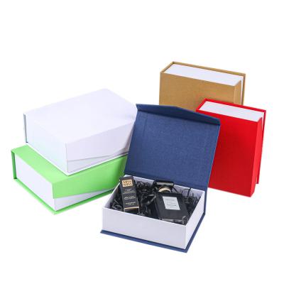 China Recyclable Rectangle Packaging Magnetic Gift Box With Custom Printing for sale