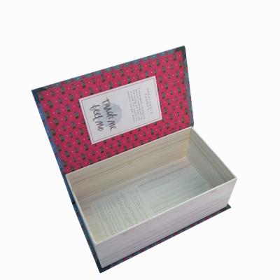 Cina Il contenitore di regalo magnetico della falda del cartone per 4 pacchetti colpisce con forza Undearwears in vendita