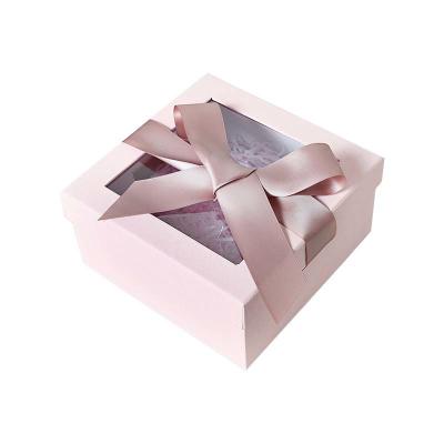 中国 リボンが付いているカスタマイズされた正方形のRecentageのピンクのギフト用の箱 販売のため