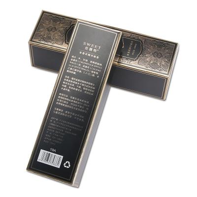 China Caja de embalaje de regalo de papel de diseño retro con acabado de estampado de lámina de oro en venta