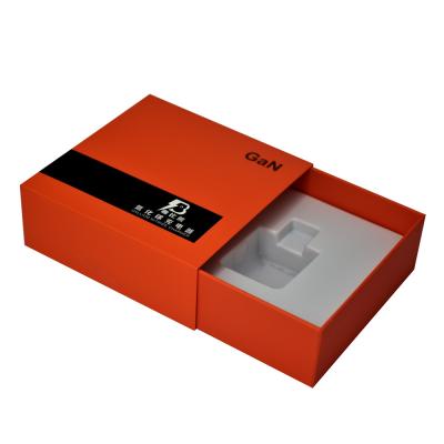 中国 Orange Sliding Gift Packing Boxes With Custom Plastic Tray Insert 販売のため
