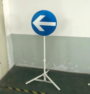 China 8 Directions Adjustable Reflective Traffic Signs 1-2 Meters Height for sale