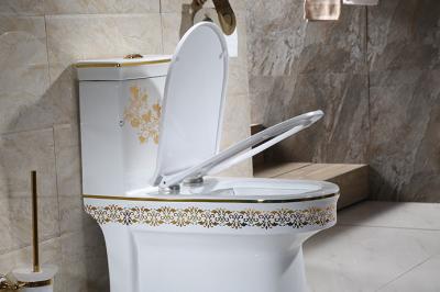 China Golden Patterned Texture Single Piece Toilet 3 Years Warranty en venta