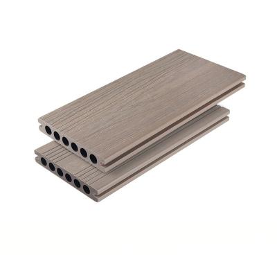 China Khaki Anti- Mildew WPC Decking Floor Wood Plastic Composite Floor Panel 138x23mm Outside Courtyard Decor à venda