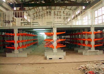 China Los estantes voladizos resistentes adicionales anaranjados industriales para la madera contrachapada/los muebles parte en venta