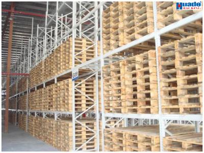 China Estantes que dejan de lado del metal industrial de acero de 12000kg 1400m m Warehouse en venta