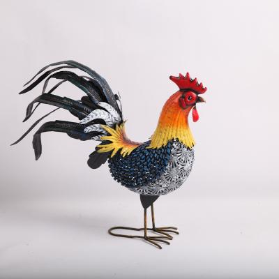 China Colorful Metal Rooster Animal Garden Ornaments Realistic Decorations for sale