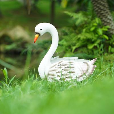 China Vivid Metal Swan Animal Garden Ornament Outdoor Accoutrements for sale