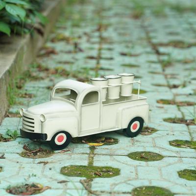 China OEM Exquisite Metal Car Ornaments Iron Metal Home Decoration for sale