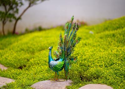 China Colorful Metal Yard Ornaments Vivid Metal Peacock Garden Decoration for sale
