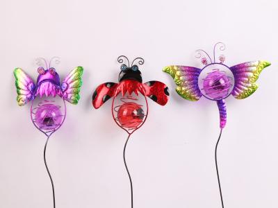 China Small Solar Insect Garden Ornaments Solar Powered Garden Decoration With LED Light à venda