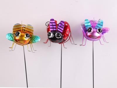 Chine Outdoor Solar Garden Ornament With LED Light Bees Butterflies Ladybugs à vendre