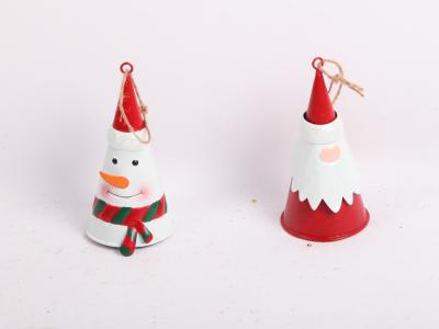 Cina Customized Metal Christmas Decoration for Festive Celebration Christmas Tree Pendant in vendita