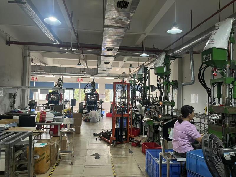 Verified China supplier - Dongguan Xinwei Clothing Accessories Co.,Ltd.
