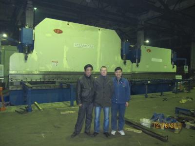 China Two Press CNC Press Brake Bending Together With Throat 720mm , Tandem Press Brake for sale