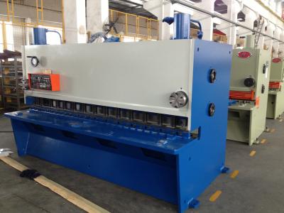 China Máquina de corte hidráulica del grueso de 8 milímetros para cortar la placa de metal 11 kilovatios en venta