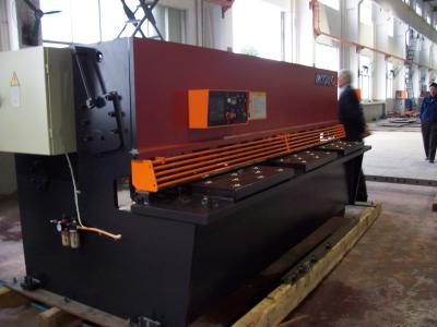 China Mild Steel CNC Hydraulic Shearing Machine To Cut Metal Plate for sale