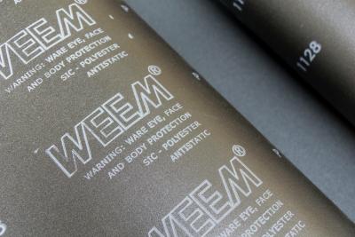 Chine Anti largeur statique 1600mm de Rolls de tissu abrasif de Weem pour poncer Woodpanels à vendre