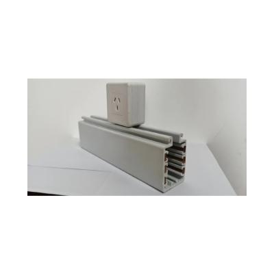 China Enclosed Power Conductor Rail System Busbar Seamless 3 4 6 p for sale