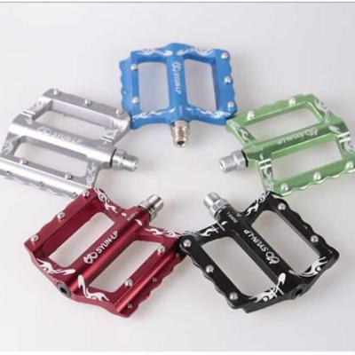 China CNC Bike Pedal Aluminum Alloy Waved Big Platform Sealed Bearing Pedal for Mountain Bike Anodized with Customer's Logo for sale