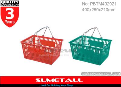 China Pequeñas cestas de compras plásticas 20L con la manija del metal para el colmado 400 x 290 x 210m m en venta