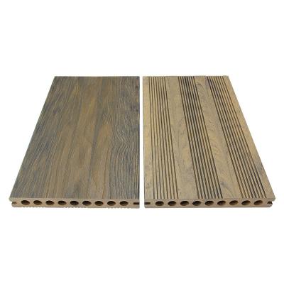 中国 WPC Hollow Composite Decking Boards Anti UV Easy To Install And Maintain 販売のため
