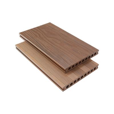 China Fireproof Hollow Composite Decking Easy To Install And Maintain en venta