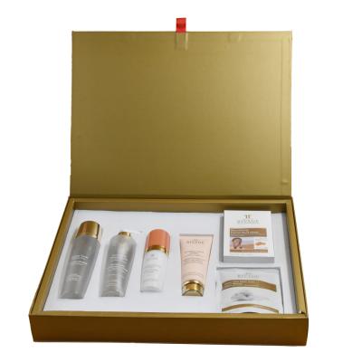China Aangepaste Kartonnen Luxemake-up Kit Gift Box Glossy Surface Te koop