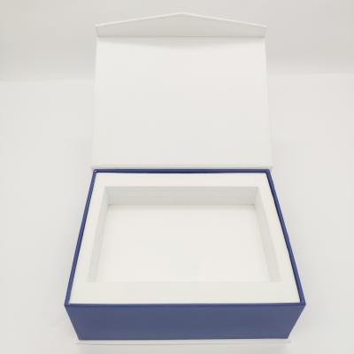 China Diseño de alta gama cartón cerrado magnético caja de regalo clásica cajas de embalaje de lujo en venta