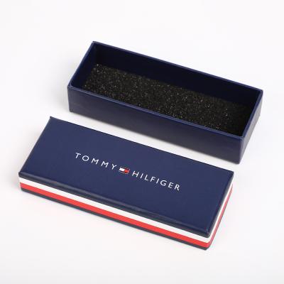 Chine Grey Board Small Rigid Gift enferme dans une boîte avec la FCS noire d'éponge de couvercles à vendre