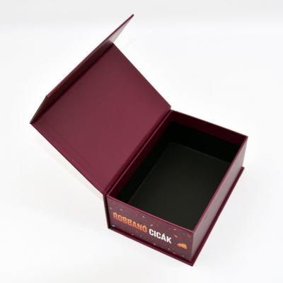 Китай Цельный обруч вокруг магнитной подарочной коробки Closoure для упаковки карт игры продается