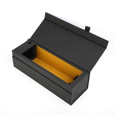 China Whisky FSC Rigid Magnetic Personalized Wine Gift Box Flap Pannel Closure Vodka Outer for sale
